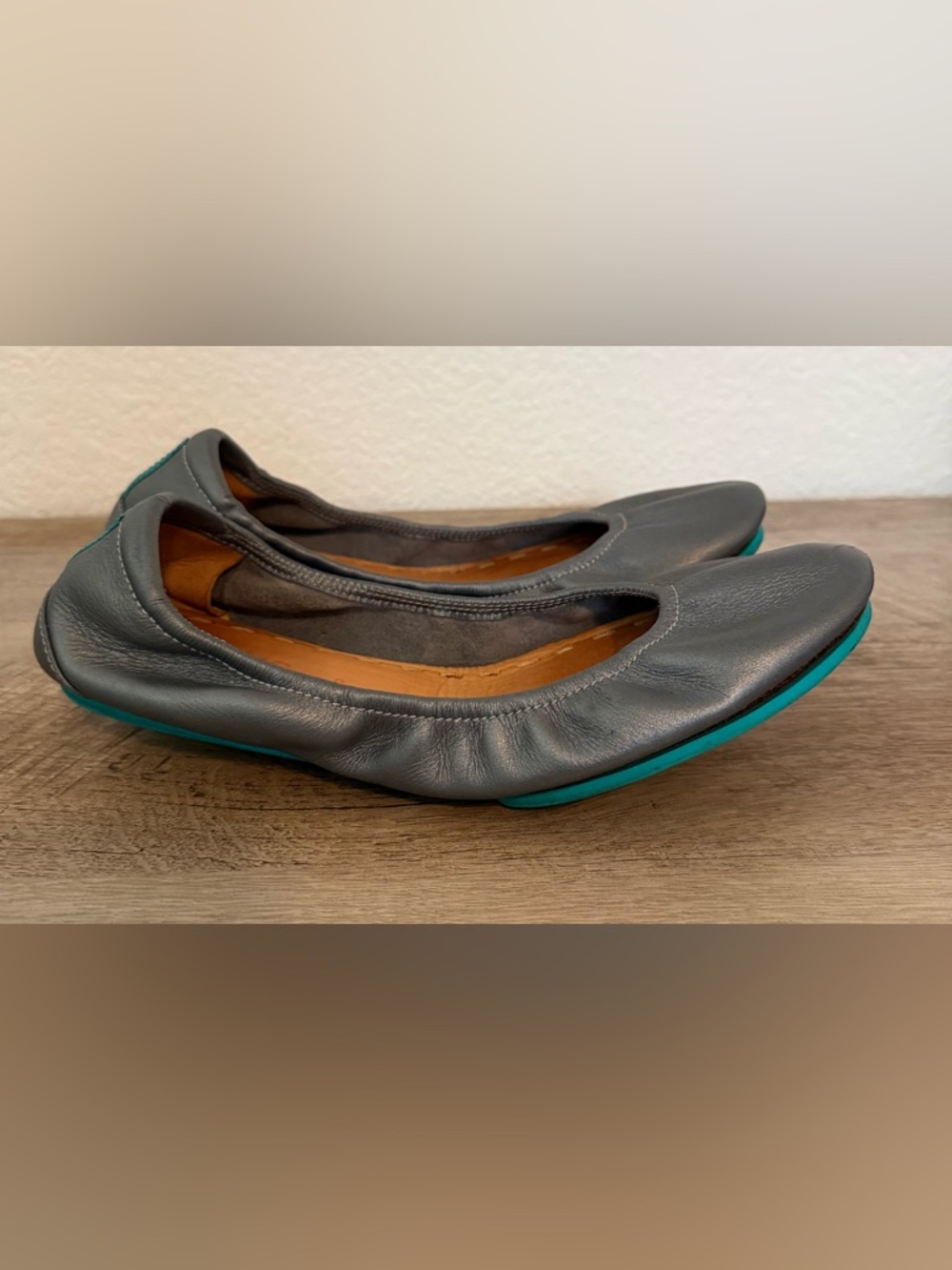 TIEKS PEWTER METALLIC BALLET FLATS SIZE 8